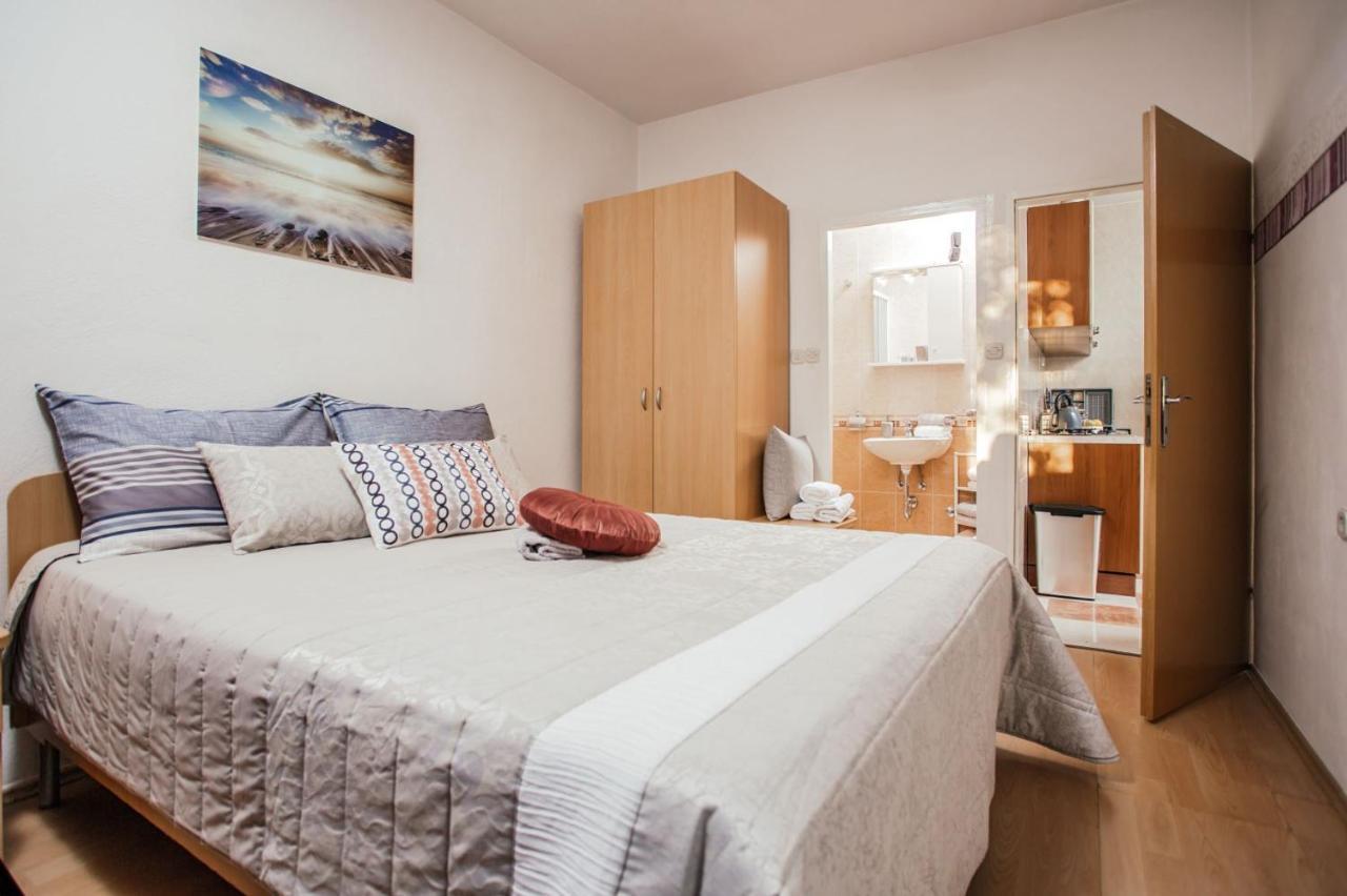 Nora Apartment *